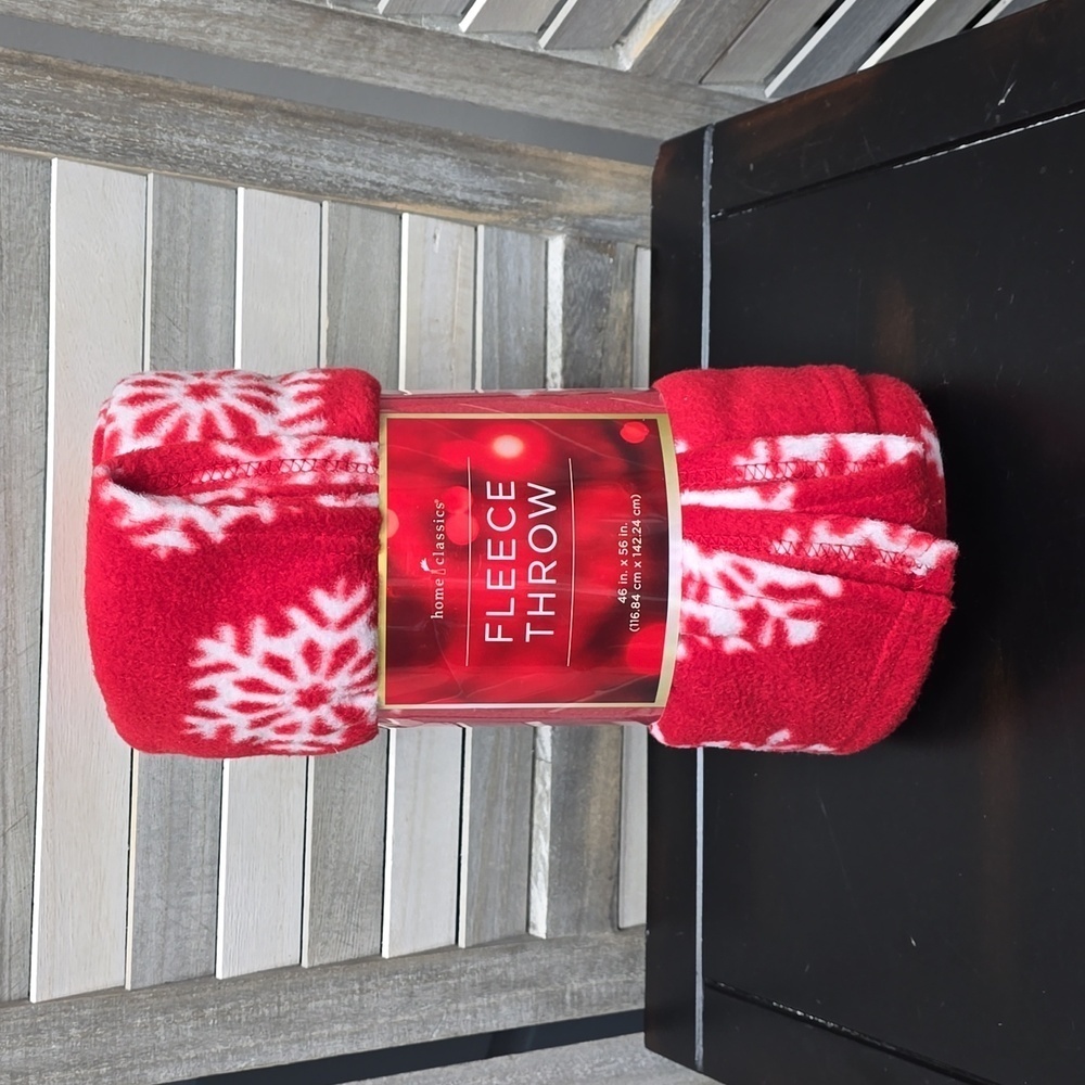 Fleece Snowflake Throw | Holiday Classics | 46"x56"